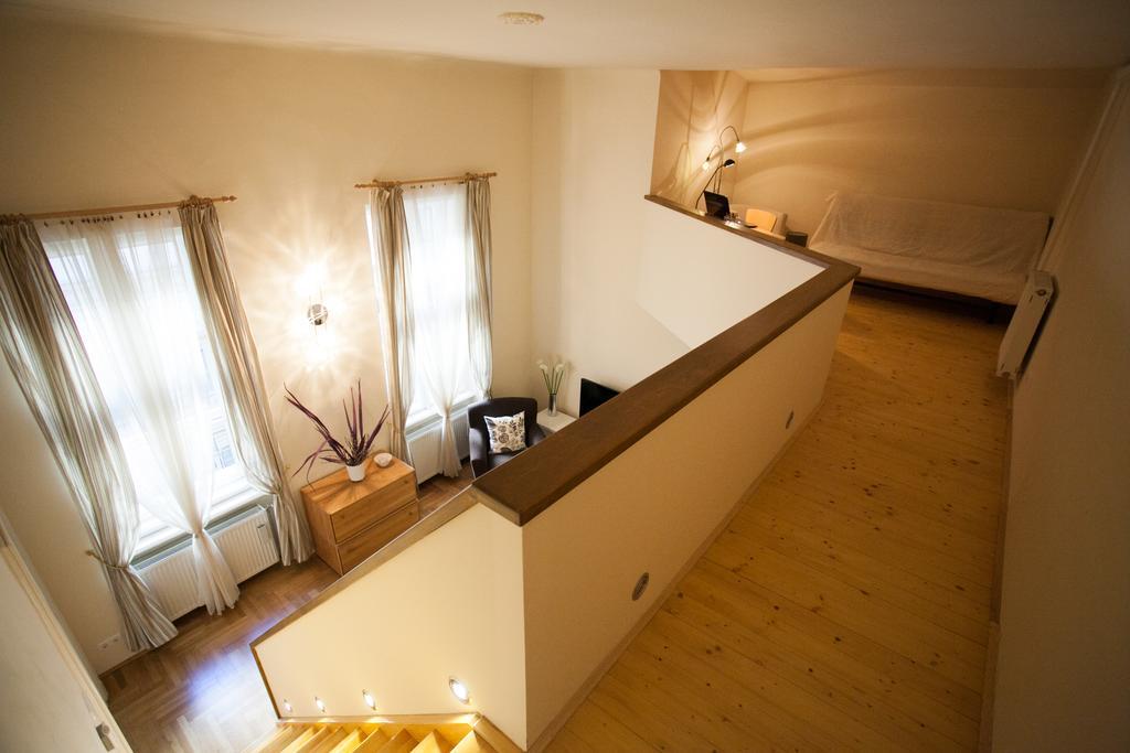 Agora Apartment Будапеща Екстериор снимка