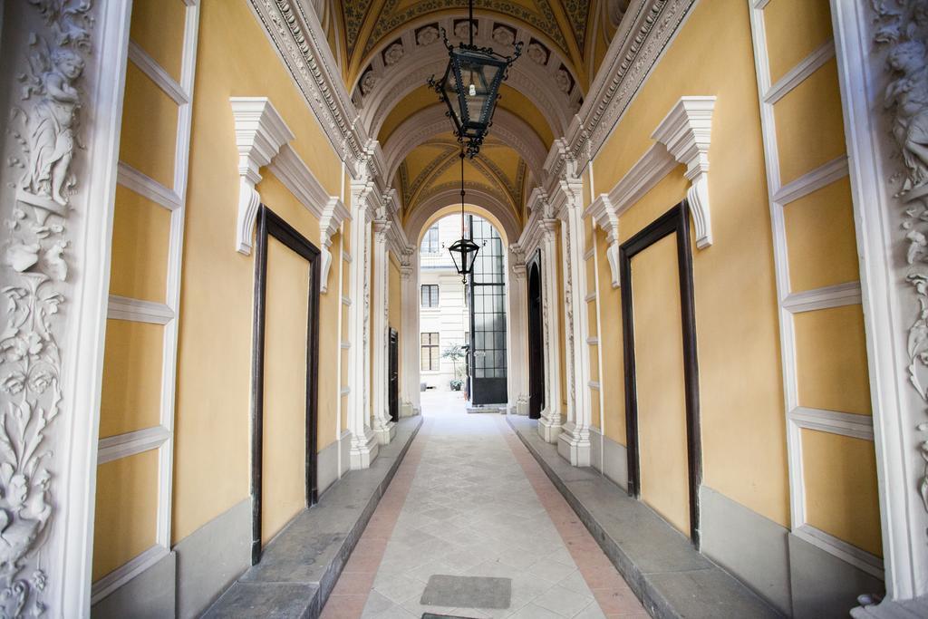 Agora Apartment Будапеща Екстериор снимка