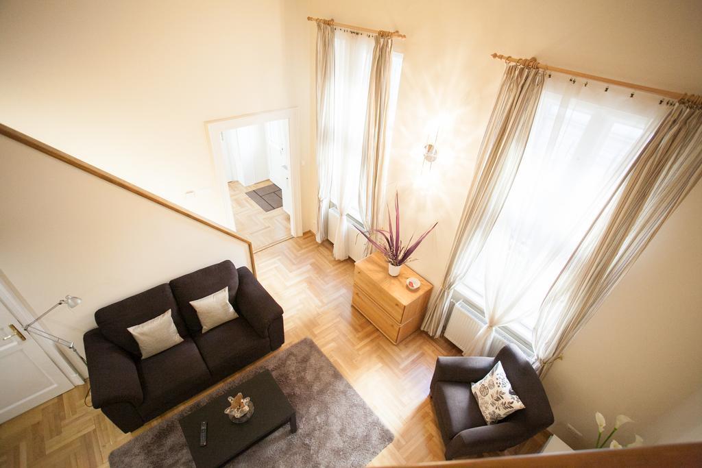 Agora Apartment Будапеща Екстериор снимка
